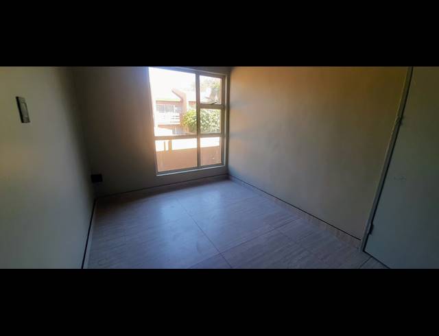 3 BEDROOM TOWNHOUSE FOR SALE IN BIRCH ACRES